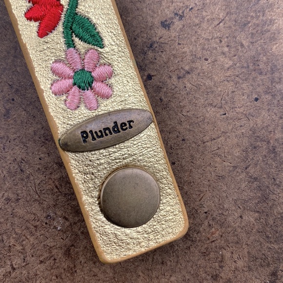 PLUNDER LEATHER BRACELETS - Picture 7 of 8